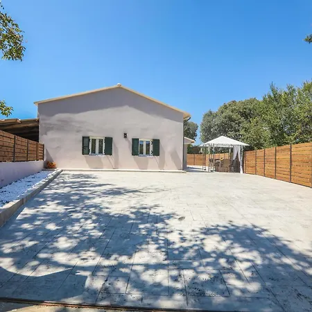 Pantelios Estate Kompitsion